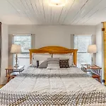Charming Emporium Home Near Hiking Trails!