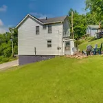 Charming Emporium Home Near Hiking Trails!