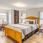 Charming Emporium Home Near Hiking Trails!