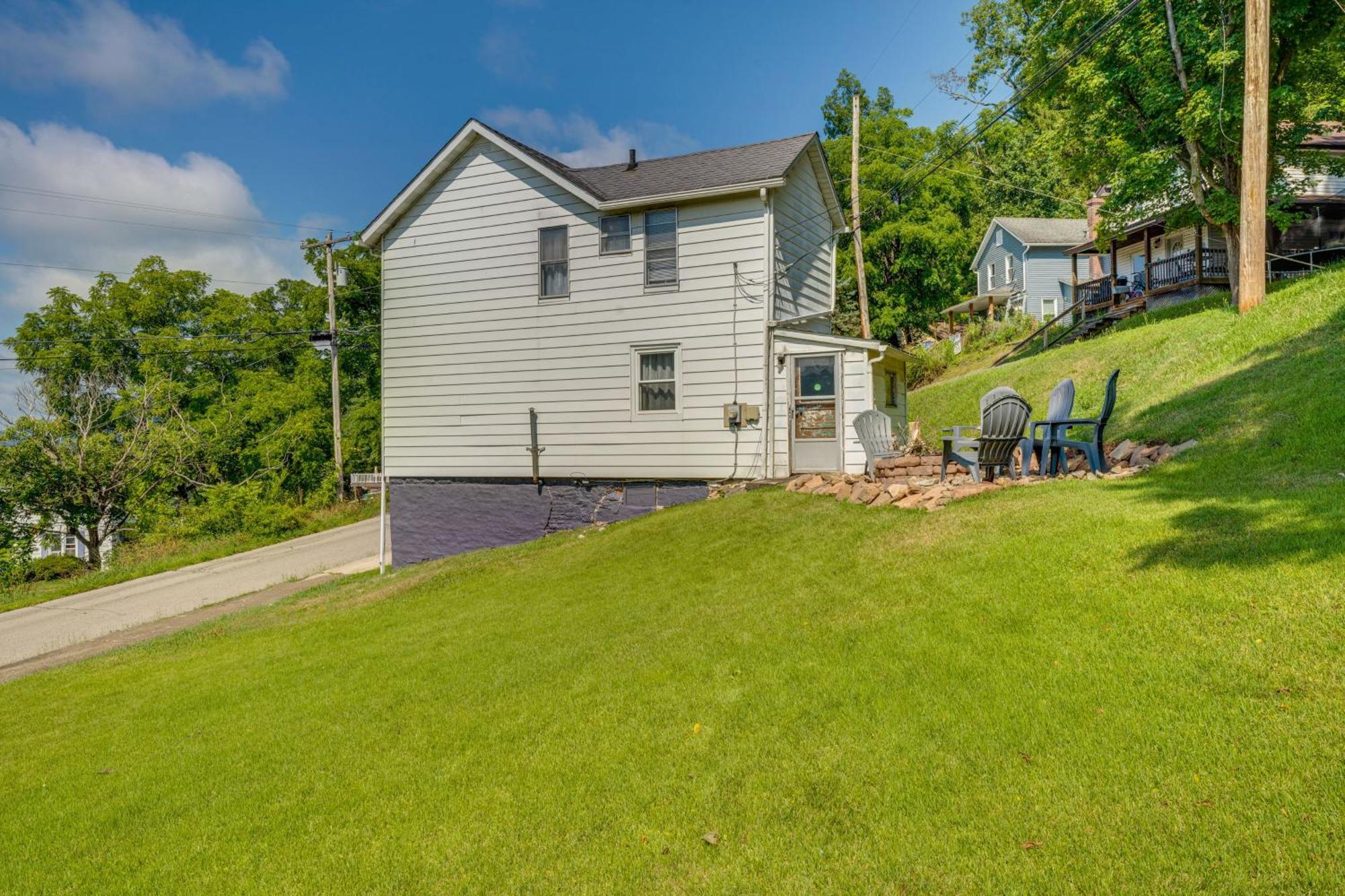 Holiday home Charming Near Hiking Trails! *