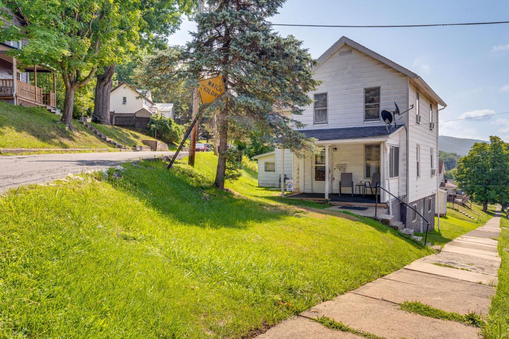 Holiday home Charming Near Hiking Trails! Emporium