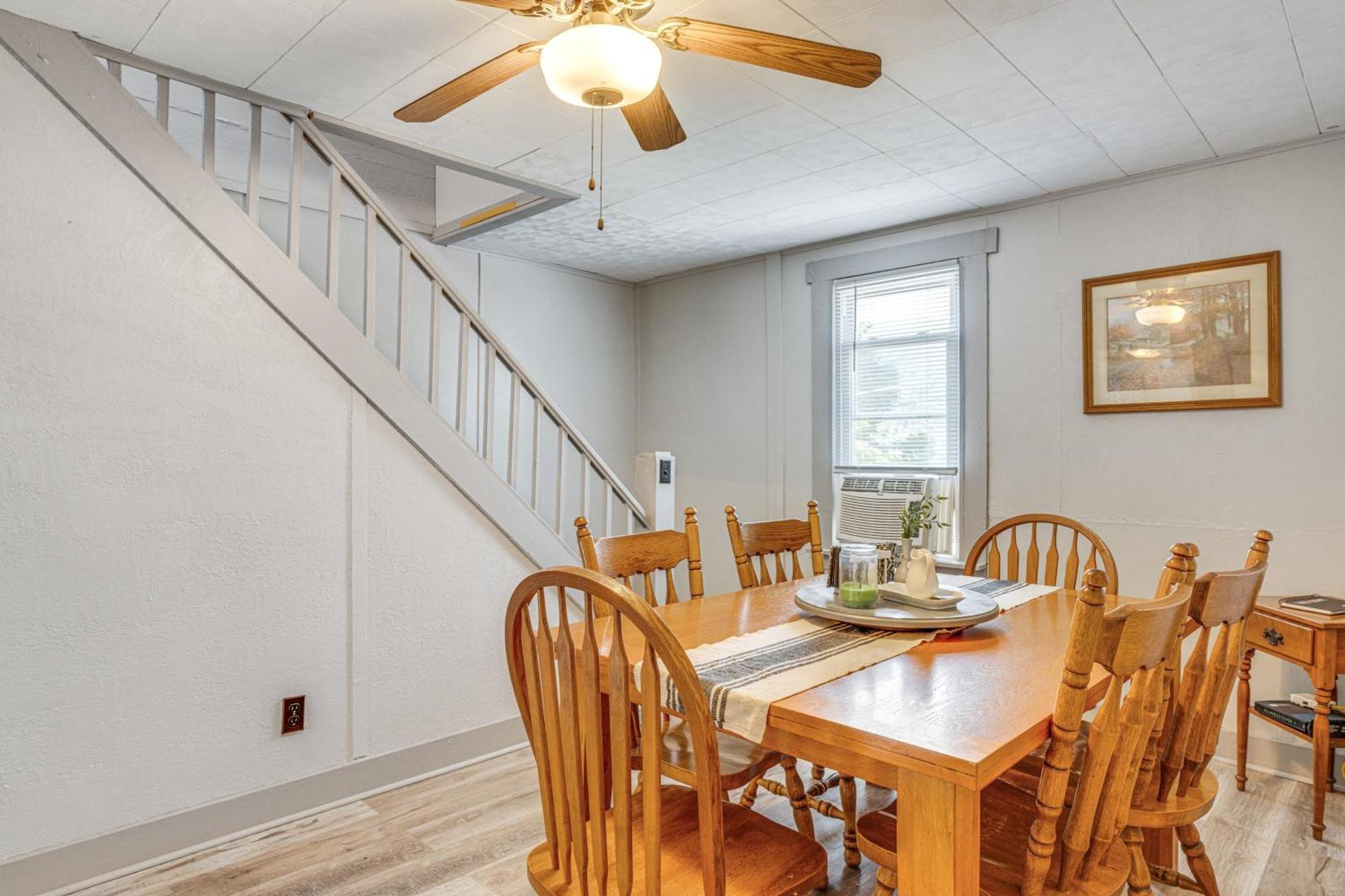 Charming Near Hiking Trails! Holiday home