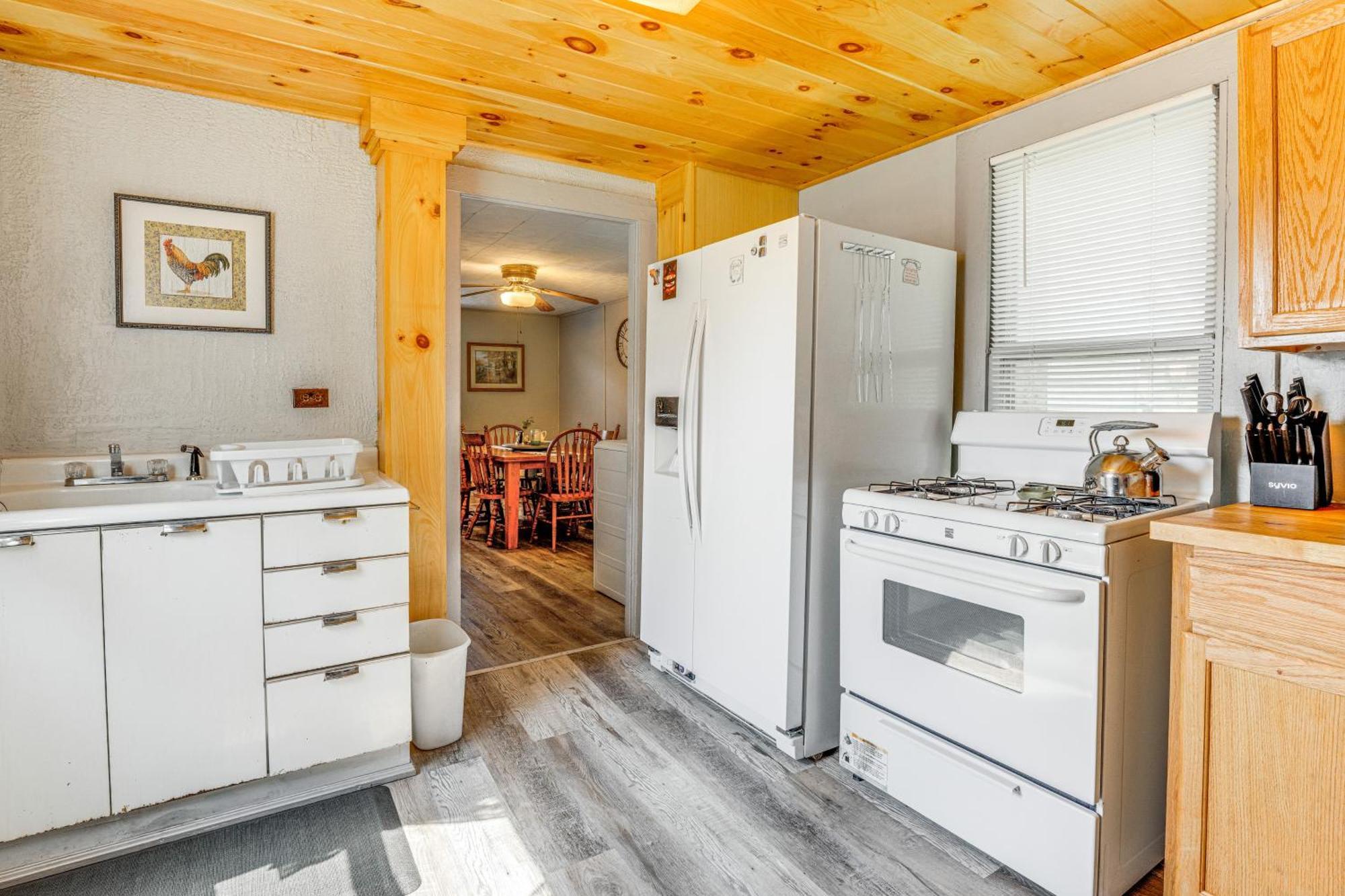 Charming Near Hiking Trails! Holiday home *