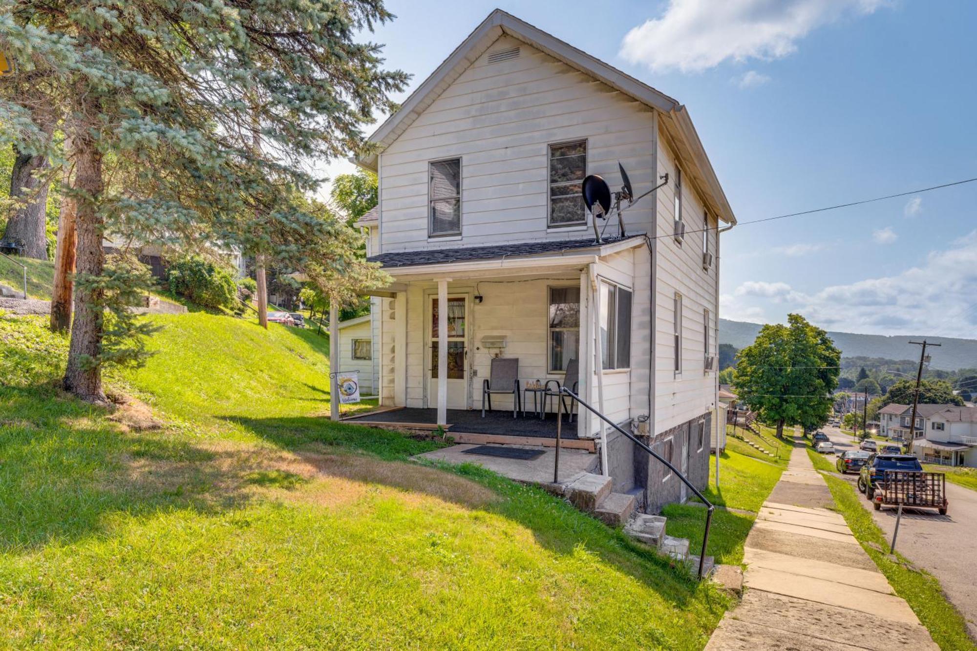 Holiday home Charming Near Hiking Trails! Emporium